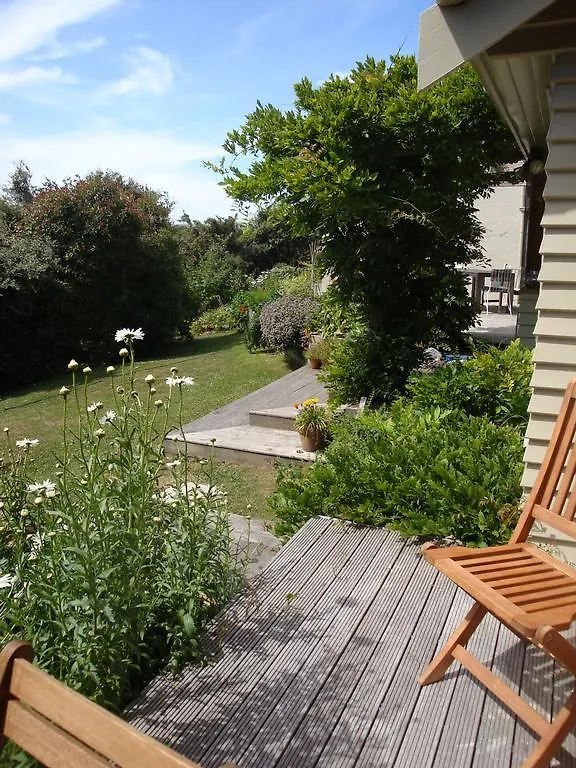 Featherstone B&B 3*, Christchurch