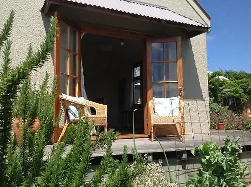 Featherstone B&B 3*, Christchurch